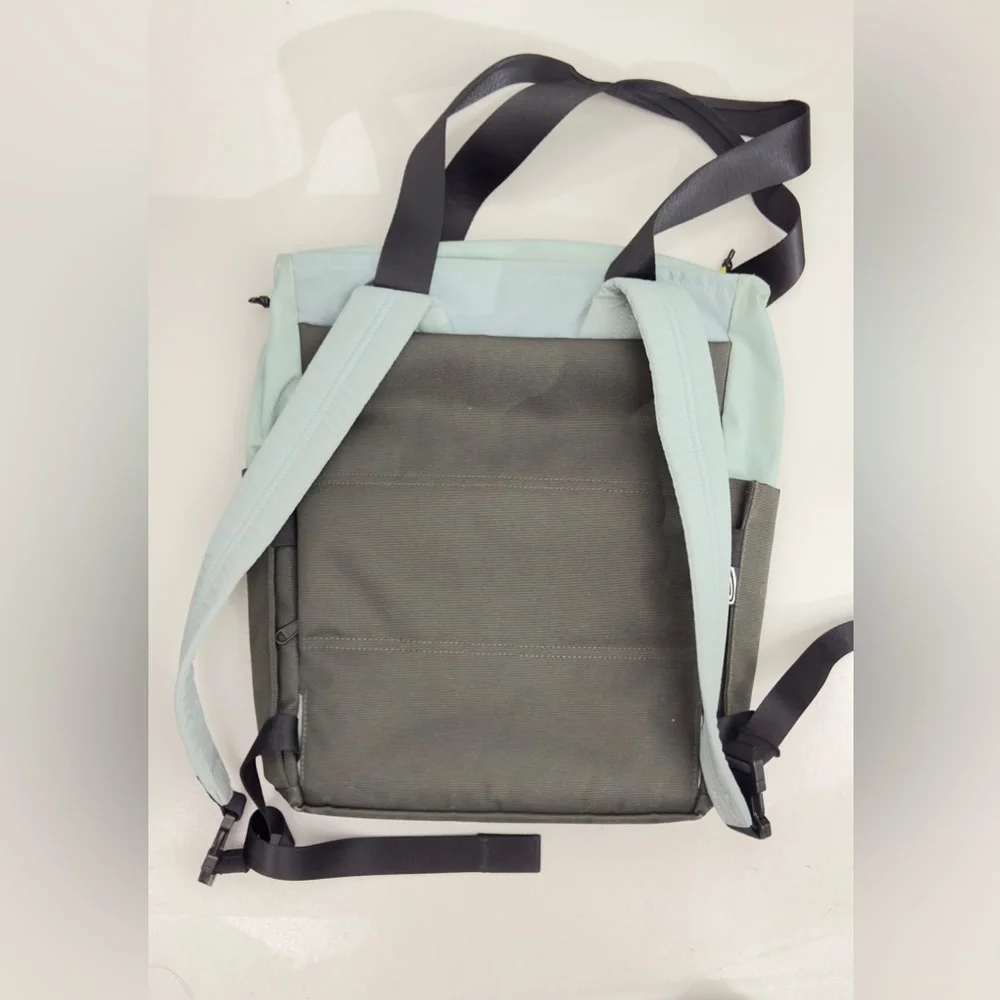 Timbuk2 Two-Tone Tote/Backpack two way carry option - Picture 6 of 6